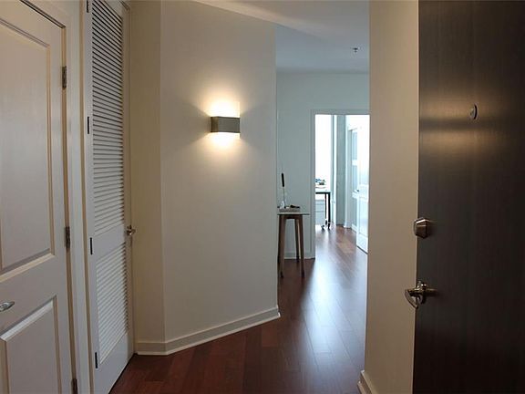 4th image of 855 W Peachtree St NE #3201