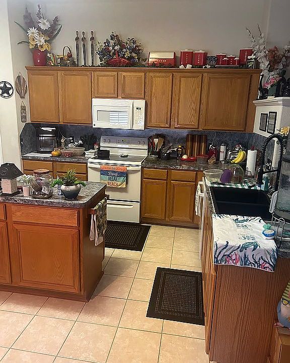 2nd image of 6014 Van Hyftte Cir