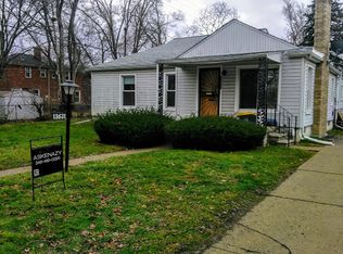 13631 Winchester Ave, Oak Park, MI 48237