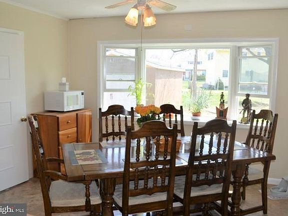 3rd image of 506 Shue Dr