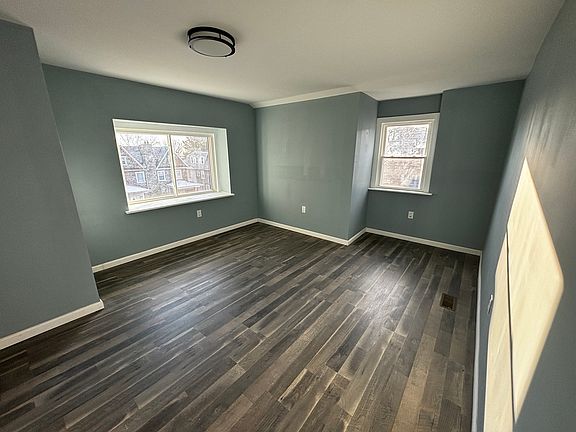 4th image of 5403 Woodcrest Ave #2