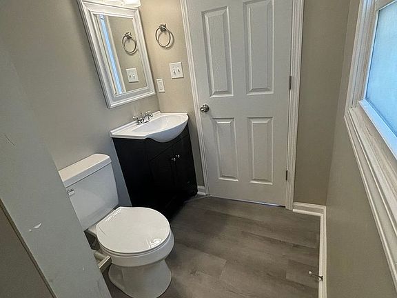 4th image of 186 E Loudon Ave #3