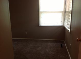 15 Ridge Ave, Decatur, IL 62521