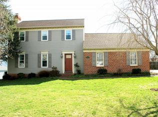 8 Kingston Rd, Brownstown, PA 17508