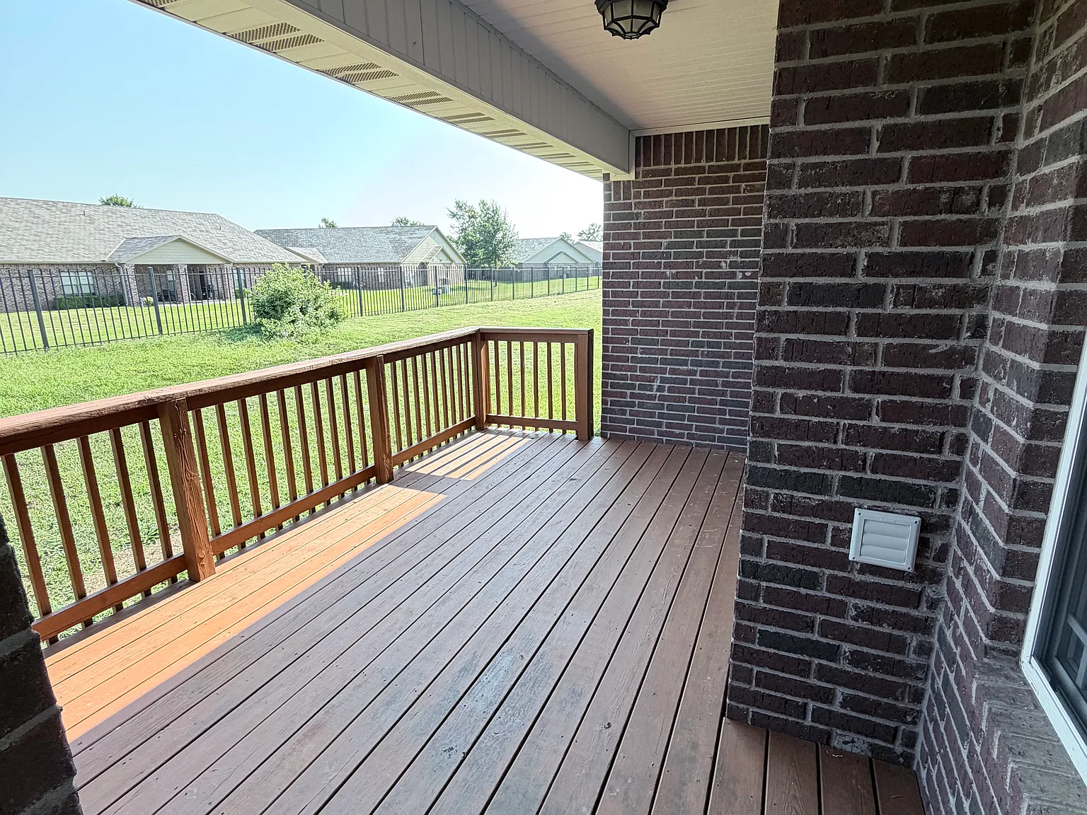 3 bed, 1800 sqft, $1,920 — Photo 4