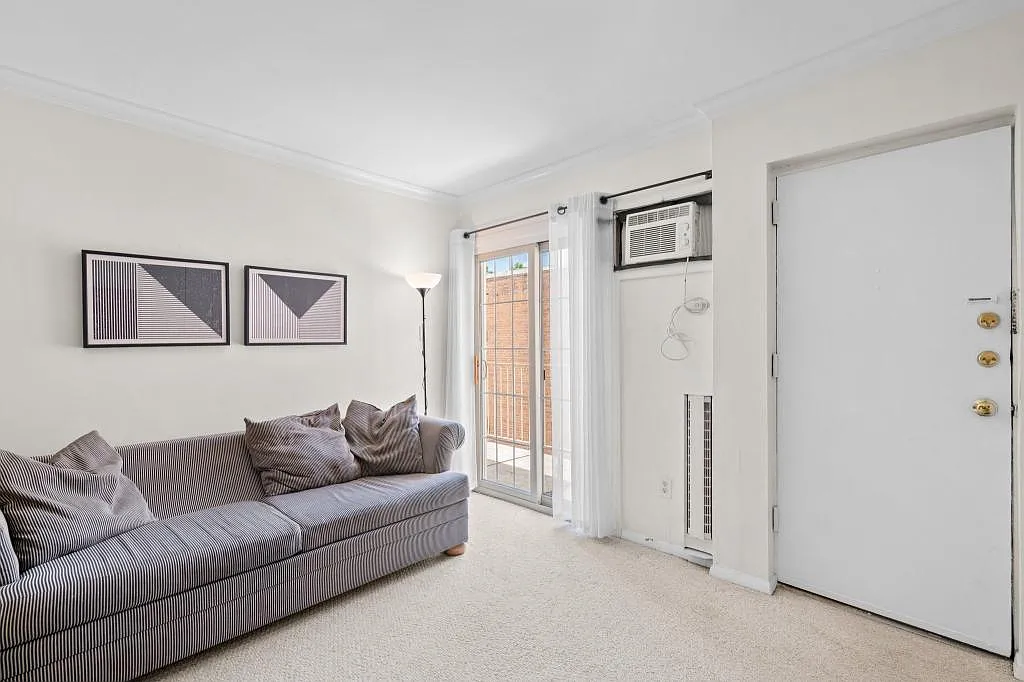 2515 P St NW, unit 201 — Photo 1