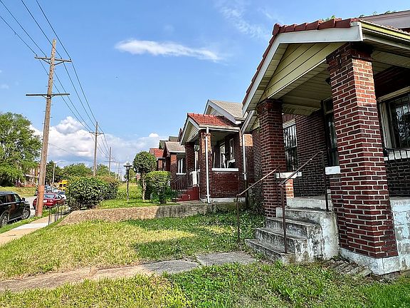 3rd image of 4620 Ashland Ave