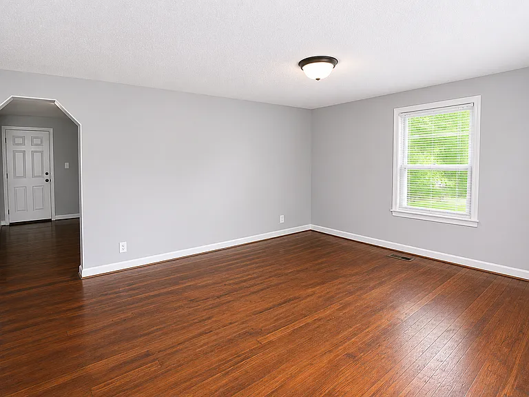 501 Franklin Blvd — Photo 21