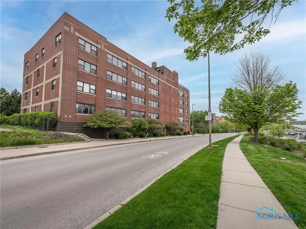 110 Ottawa St APT 2E, Toledo, OH 43604
