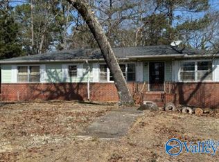 7000 Rowan Rd, Leeds, AL 35094