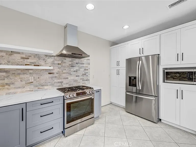 755 S Melrose St — Photo 12