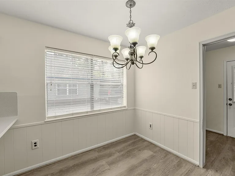 7818 Kleingreen Ln — Photo 9