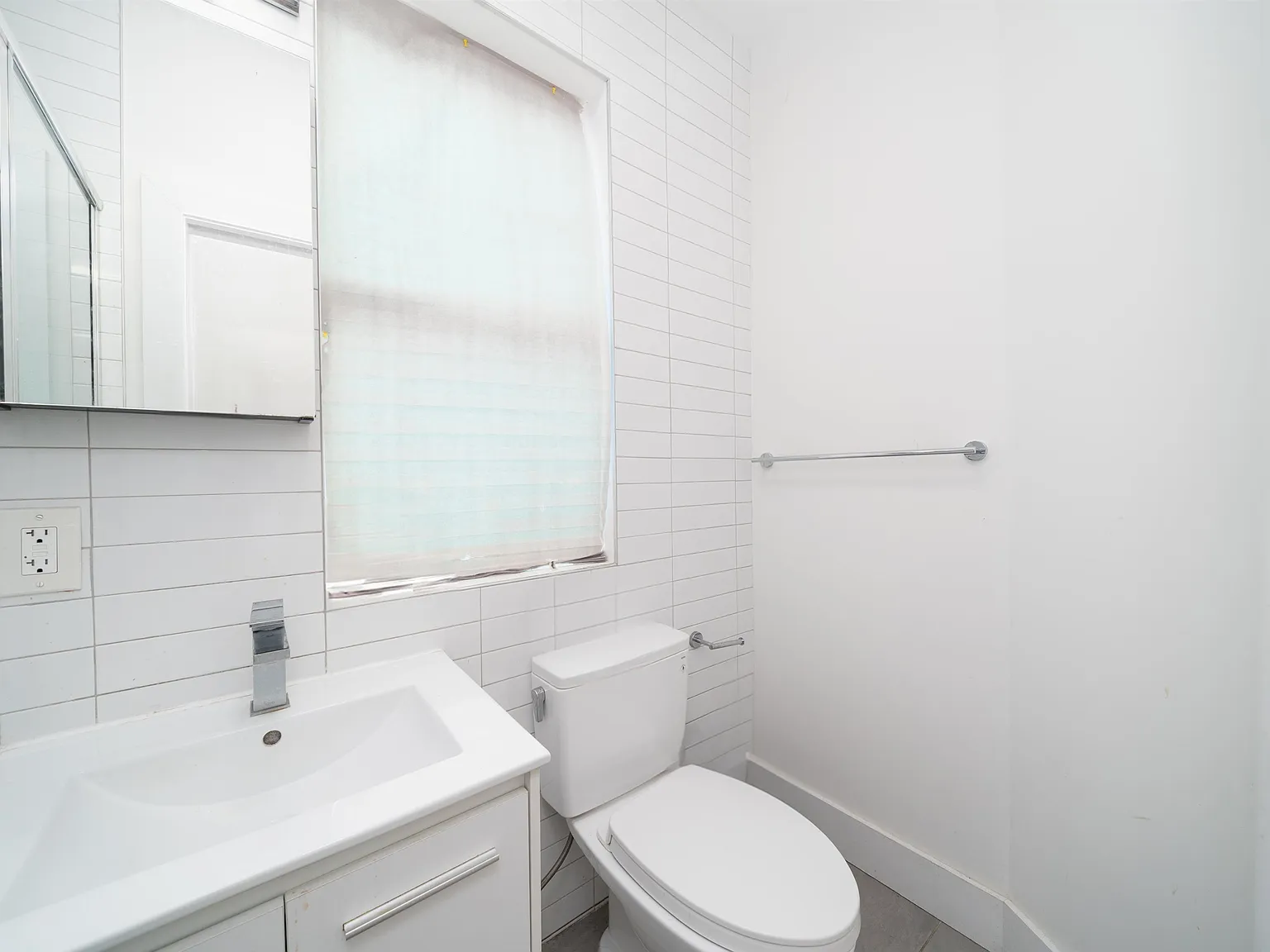 3 bed, 1.5 bath, $3,000 — Photo 1