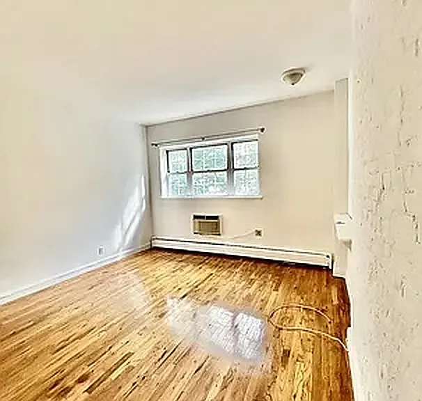218 E 70th St #2A — Photo 2