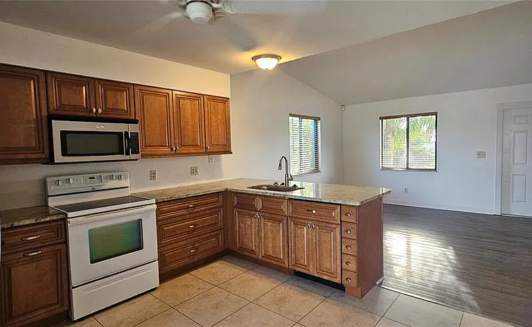 4904 Vincennes Ct #209 — Photo 5