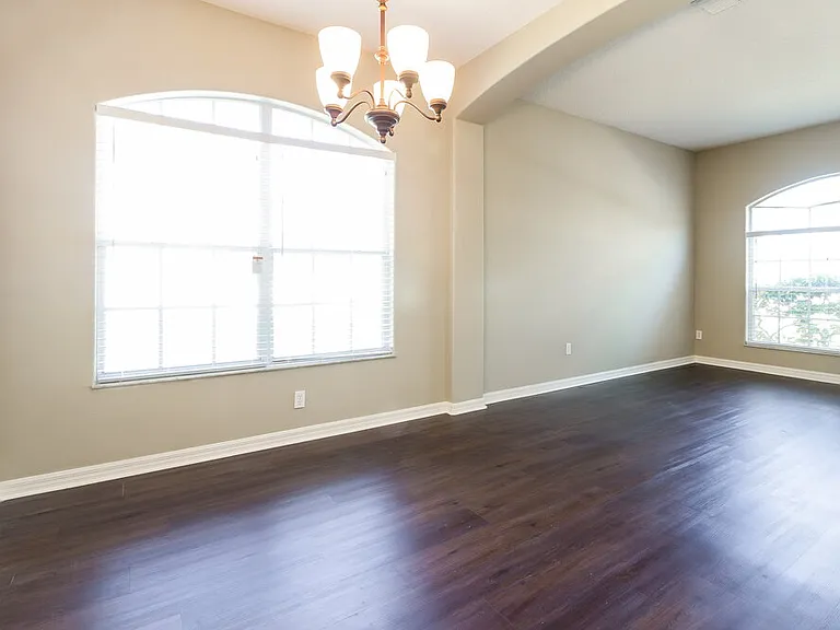 1645 The Oaks Blvd — Photo 5