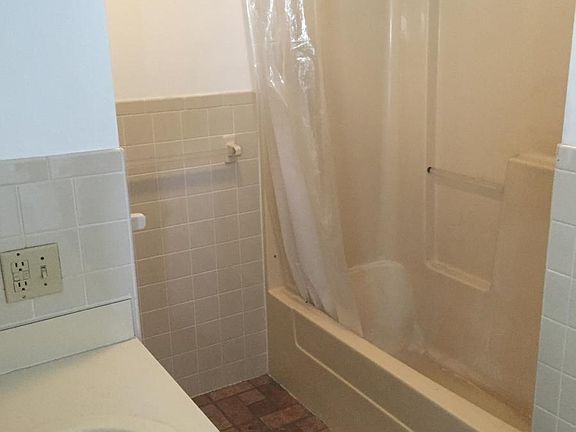 Attached Bath with Master Bedroom