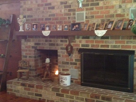 Brick/Gas Fireplace