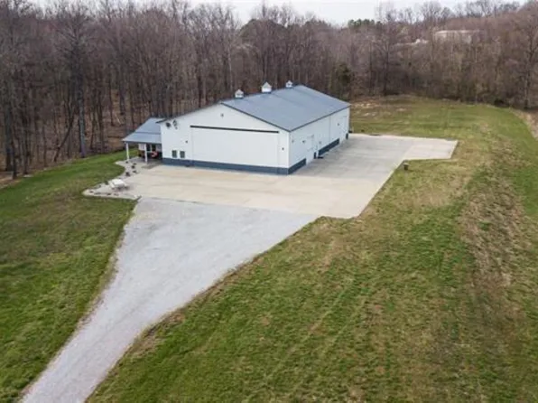 4763 State Route 127 Hwy N, Cobden, IL 62920