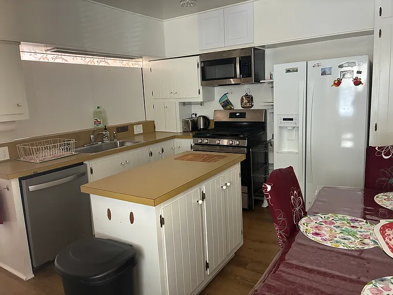 381 Broad St — Photo 6