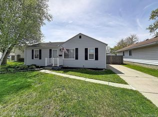 28455 Birchlawn St, Garden City, MI 48135