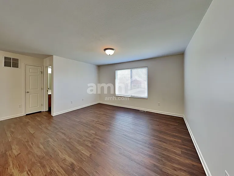 6718 Waverly Park — Photo 9
