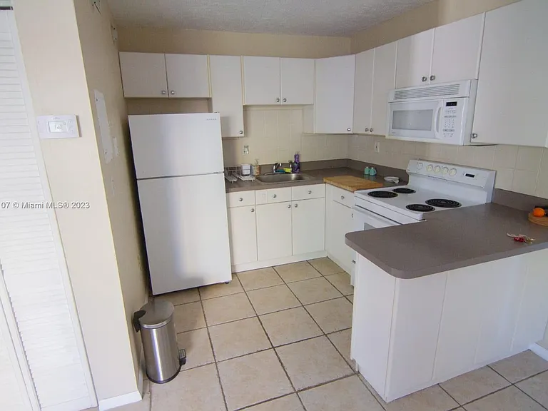 753 Michigan Ave #2D — Photo 6