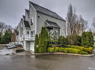 6816 NE 153rd Pl APT A, Kenmore, WA 98028