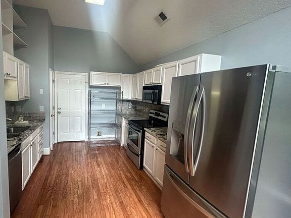 3rd image of 5 Southwell Ct