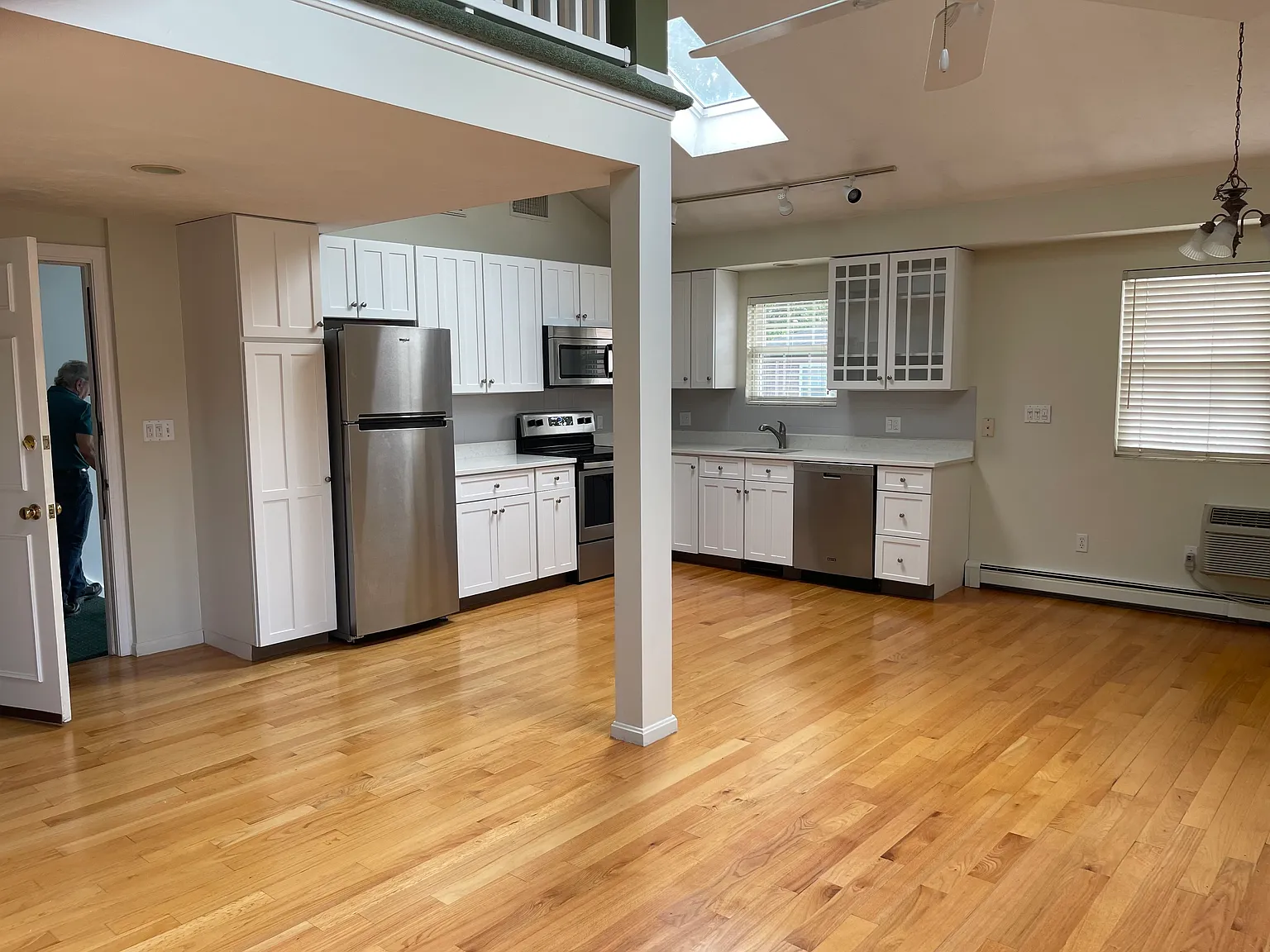2 bed, 1275 sqft, $3,000 — Photo 3