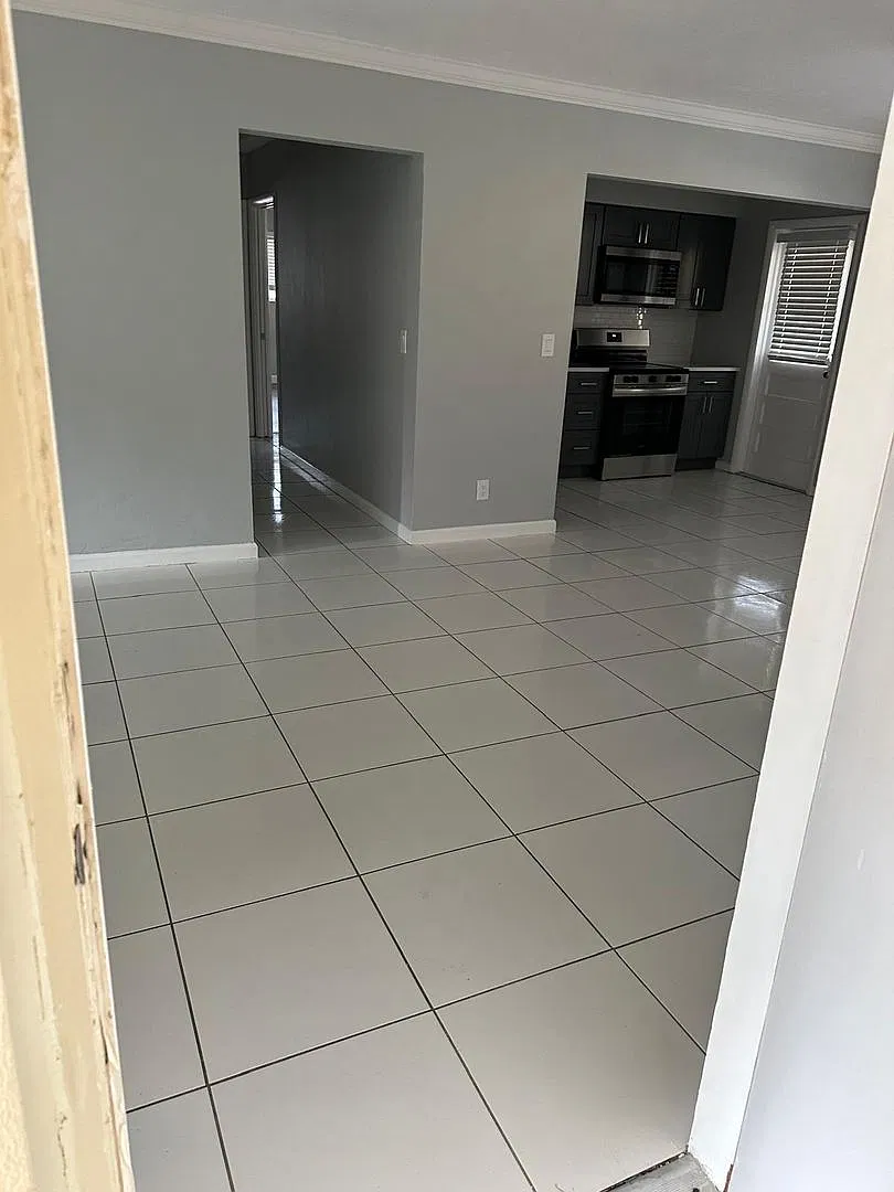 3604 Taylor St — Photo 4