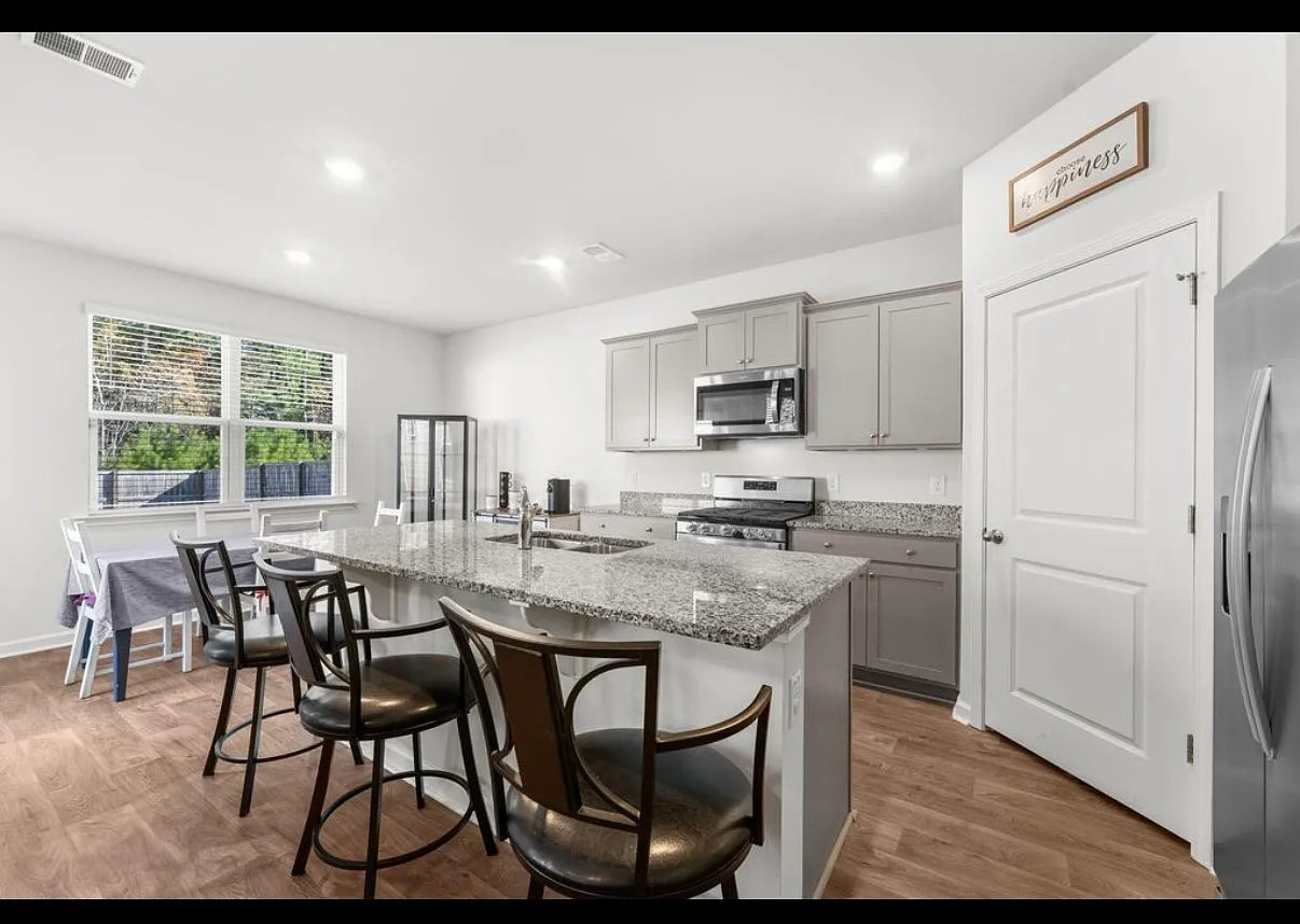 645 Silver Spruce — Photo 4