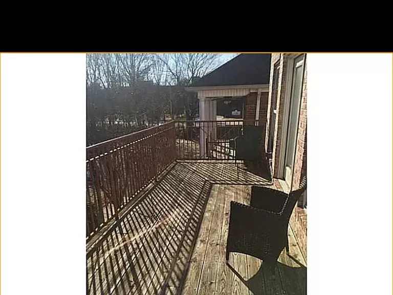 447 Ira St SW — Photo 1