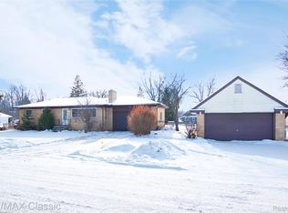 627 Sherbrooke St, Commerce Township, MI