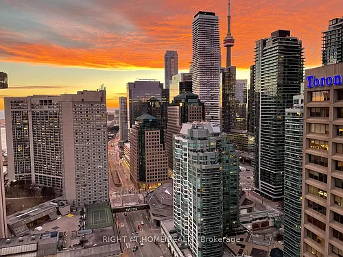 15 Queens Quay E Photo 1