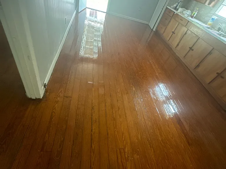 1832 Truman St — Photo 2