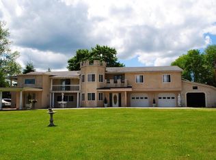 630 Gravity Hill Rd, Lake Ariel, PA 18436