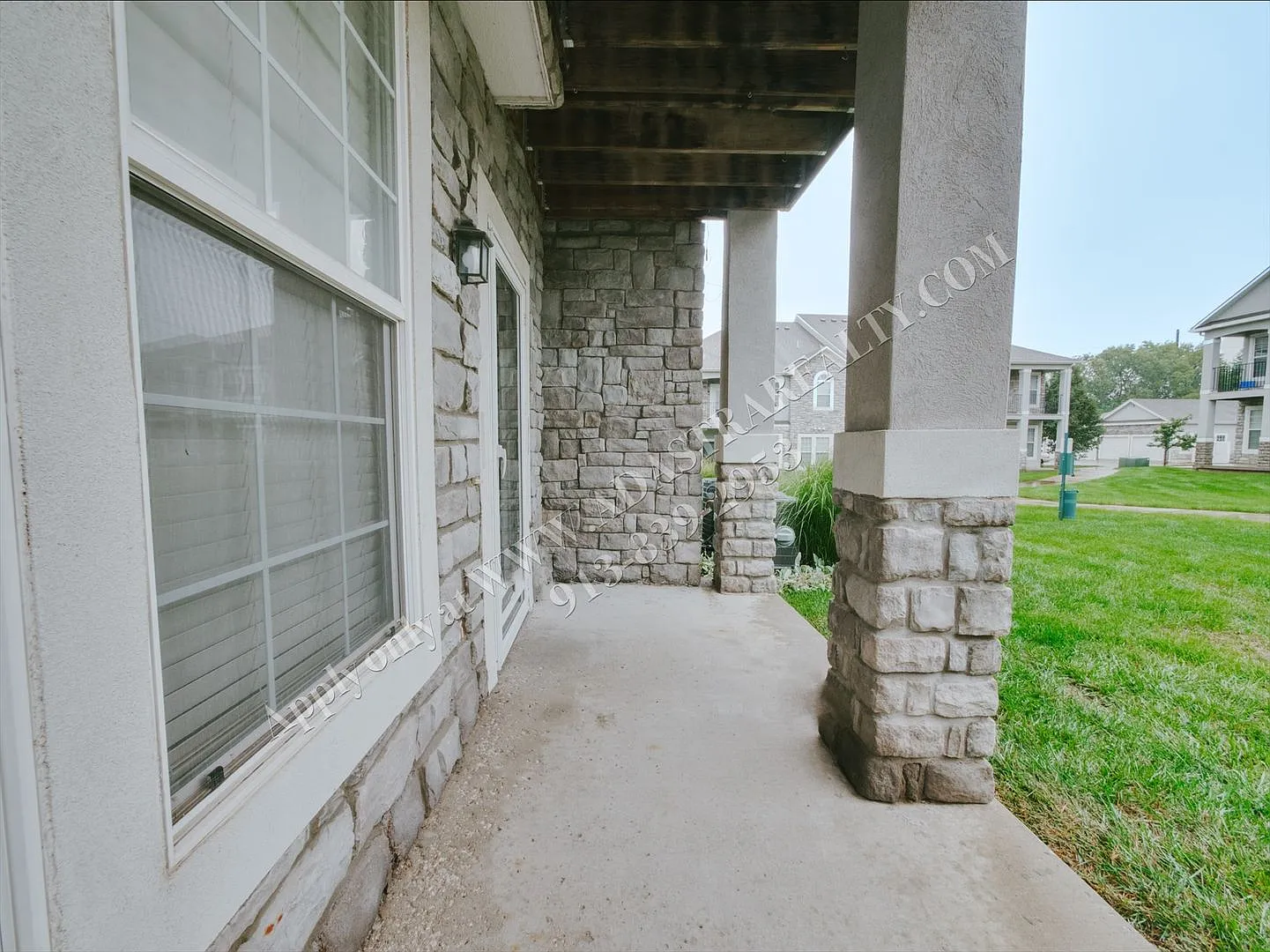 Beautiful and Spacious Olathe Townhome-Coming SOON!! — Photo 2