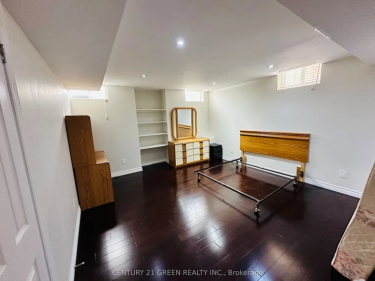 9 Megarry Ct #BASEMENT — Photo 4