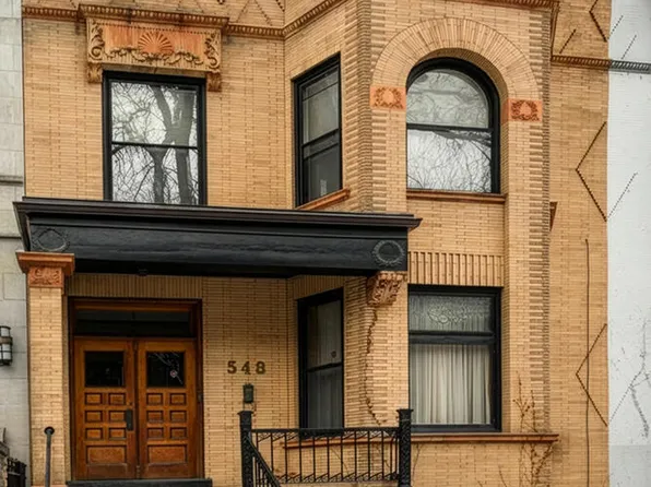 548 W Oakdale Ave, Chicago, IL 60657