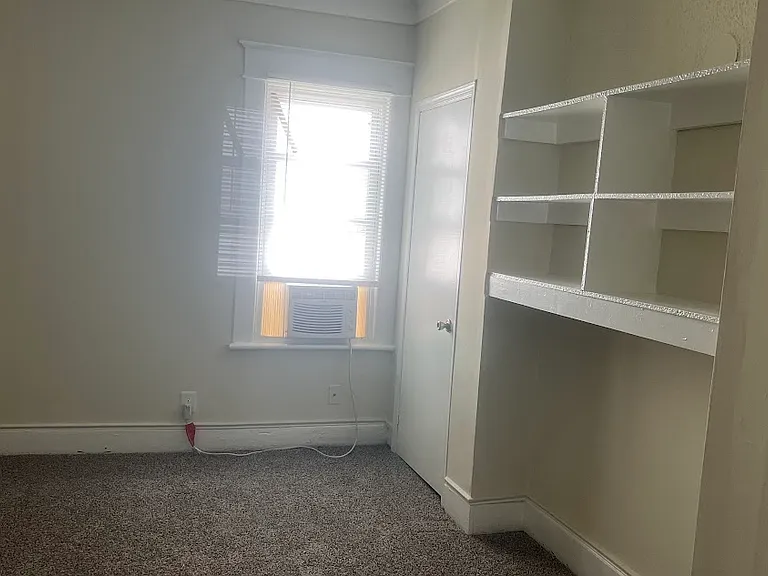 826 W 48th St — Photo 27