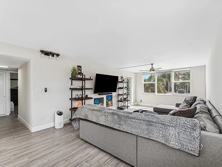 201 N Ocean Blvd #208 — Photo 13