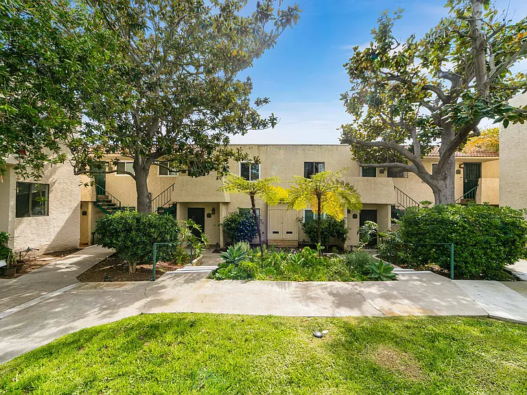 6481 Kanan Dume Rd — Photo 19