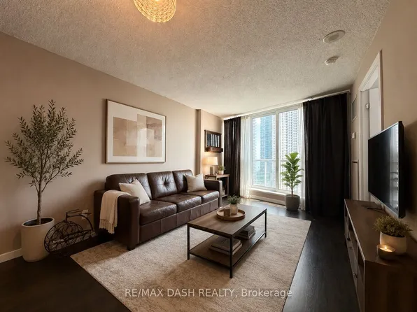 208 Queens Quay W, Toronto, ON
