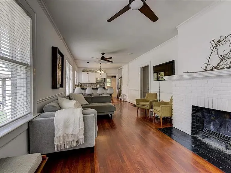 454 Kendrick Ave SE — Photo 3
