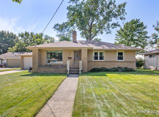 2727 Carlton Ave NE, Grand Rapids, MI 49505