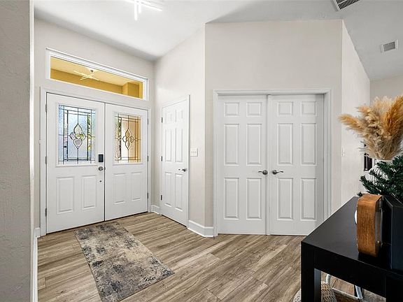 2nd image of 945 SW 82nd Ter