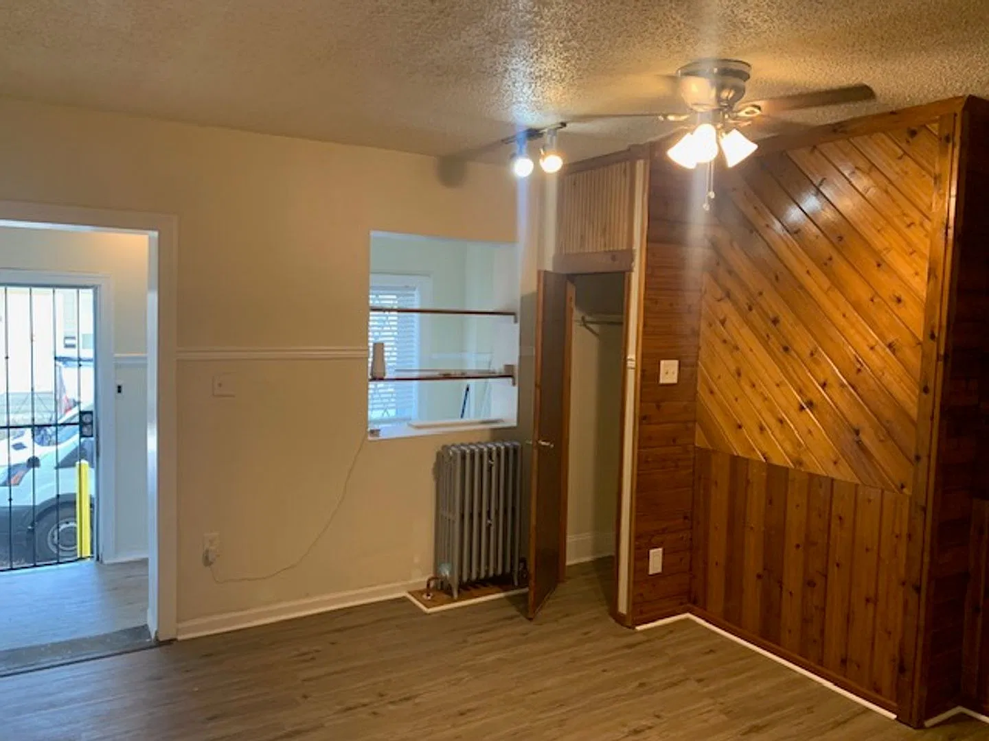 5328 Lesher St, 3 bedrooms, 1.5 bathroom, Home — Photo 3