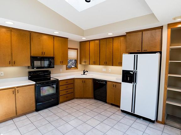 5th image of 10770 Meadow Trl