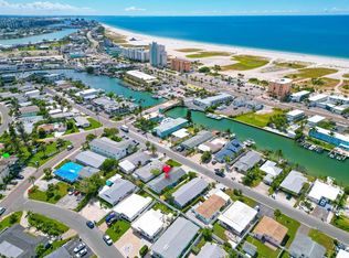 11295 1st St E, Treasure Island, FL 33706